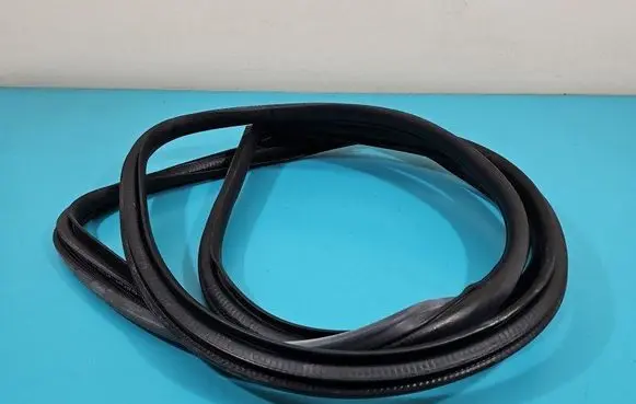 Rubber seal rear door