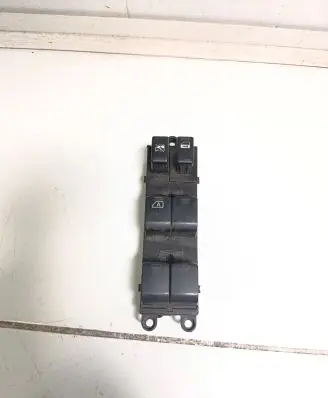 Subaru Legacy Electric window control switch 157525