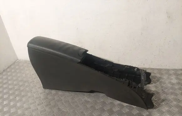 Toyota Avensis T270 Armrest 5881005020C1 5891205010