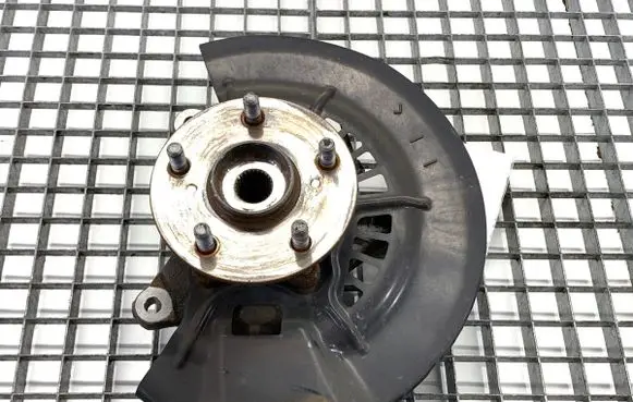 Toyota Camry VIII XV70 Front wheel hub spindle knuckle