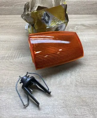 Renault 9 Front indicator light 7701365615