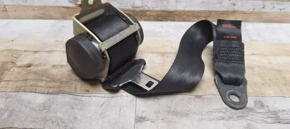 Rear seatbelt