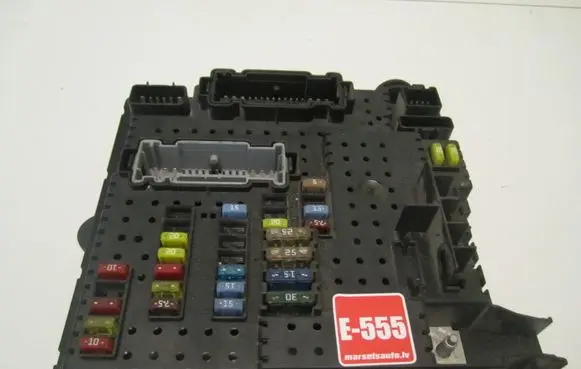 Volvo XC90 Fuse module 30728512
