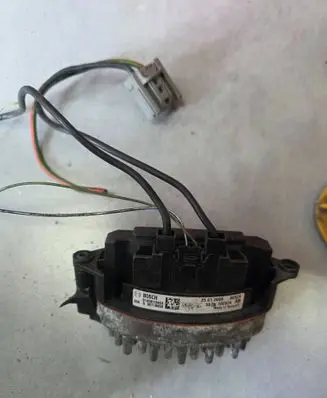 Ford Mondeo Mk III Heater blower motor/fan resistor 9140010463