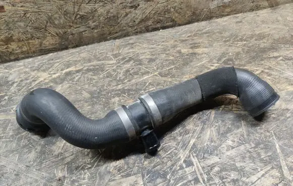 Mercedes-Benz CL C215 Engine coolant pipe/hose 2205015782
