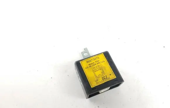 Chevrolet Captiva Wing mirror control module 96673478