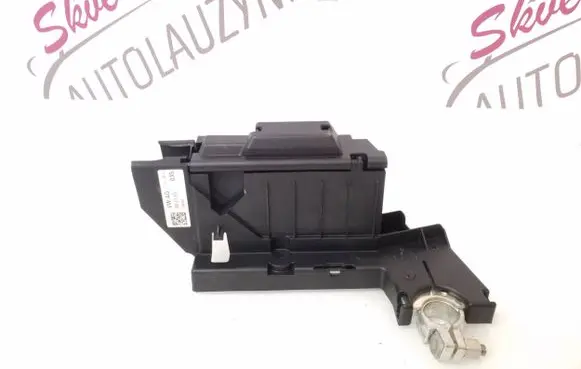 Volkswagen Touareg III Battery relay fuse 4M6915459 4N0915519 11072018