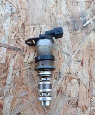 BMW 1 E81 E87 Camshaft vanos timing valve 7584115