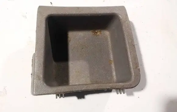 Glove box