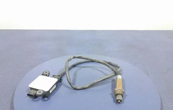 BMW X3 E83 Lambda probe sensor 8477723