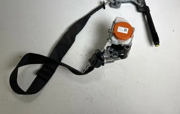Ford Mustang VI Front seatbelt FR3B63612D64AF