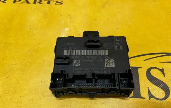 Audi A8 S8 D5 Door control unit/module 4M1959795J 4M1959795D