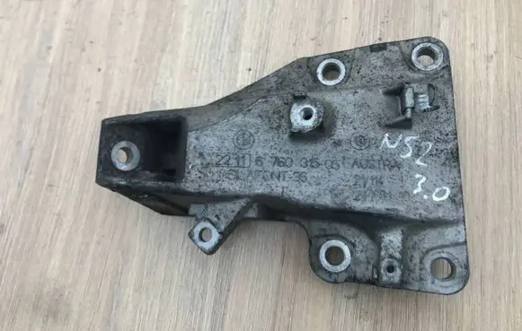 BMW 3 E90 E91 Engine mounting bracket 6760315