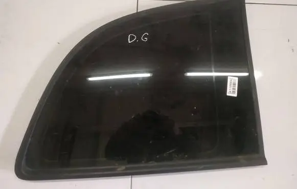 Opel Zafira A Rear side window as2