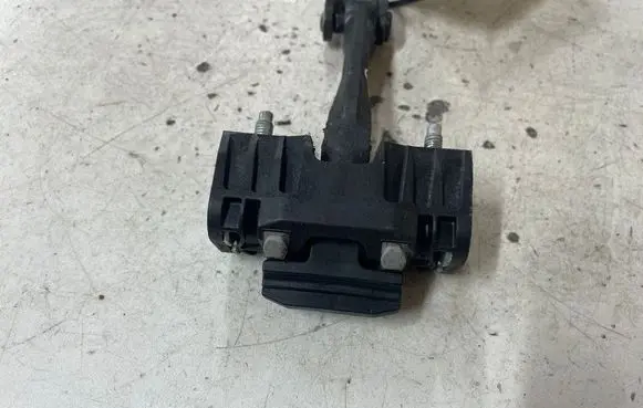 Peugeot 407 Front door check strap stopper