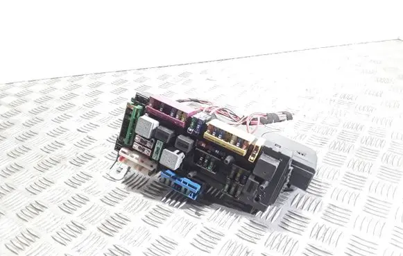 Mercedes-Benz E W212 Fuse module 2129009922 2129017306 2129020008