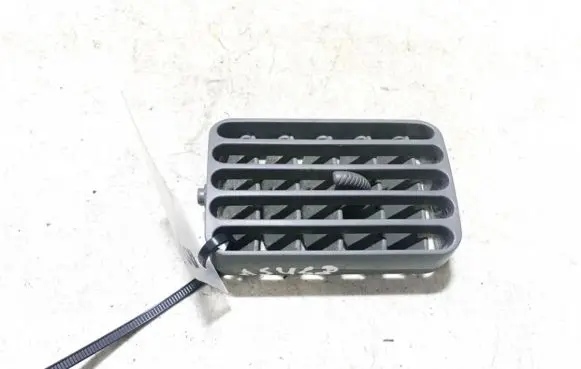 KIA Sportage Dash center air vent grill