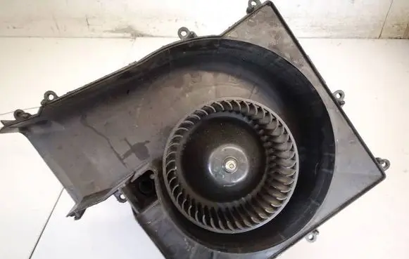 Nissan Primera Heater fan/blower 272008v609