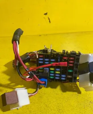 Renault Twingo II Relay mounting block 