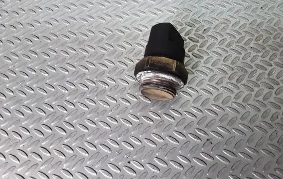 Audi A8 S8 D2 4D Coolant temperature sensor 321959481C