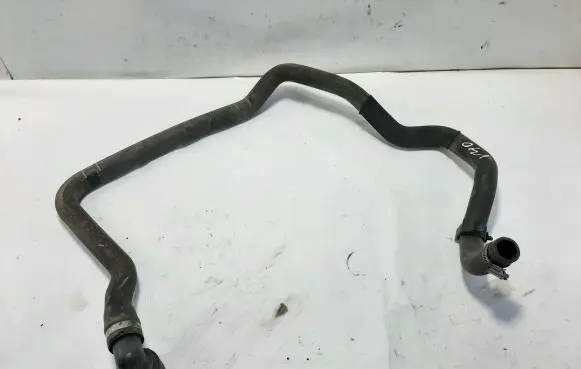 Volvo V40 Engine coolant pipe/hose