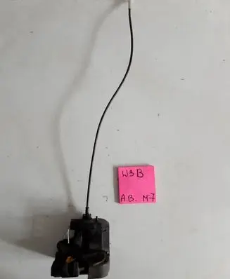 Renault Megane II Rear door lock 013