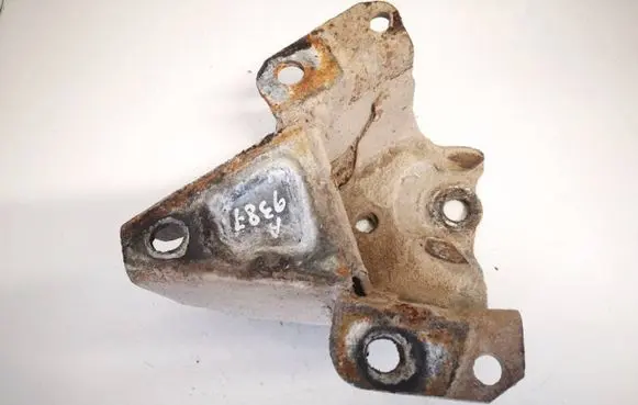 Renault Laguna II Engine mounting bracket 