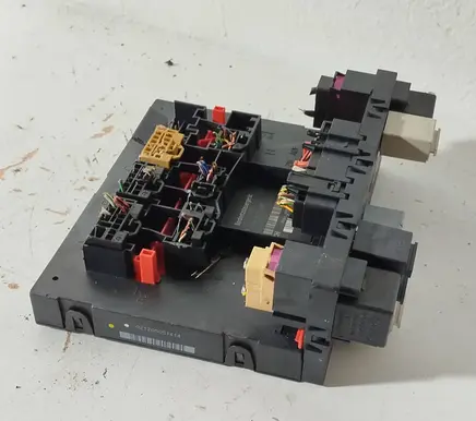 Volkswagen PASSAT B6 Comfort/convenience module 3C0937049E F005V00526