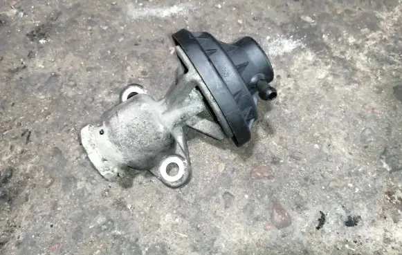 Volkswagen Caddy EGR valve 038131501AH