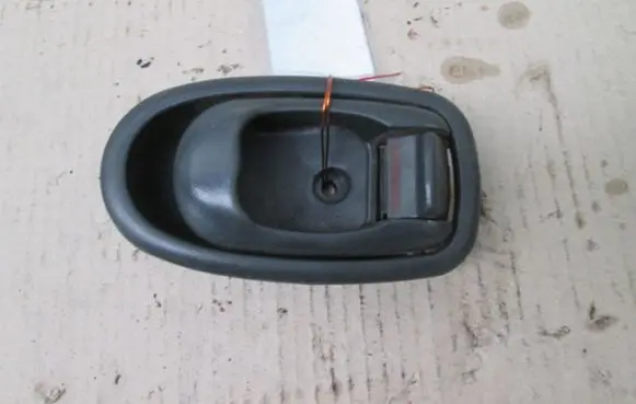 Hyundai Elantra Front door interior handle