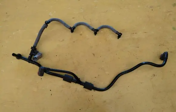 Nissan Qashqai Fuel main line pipe