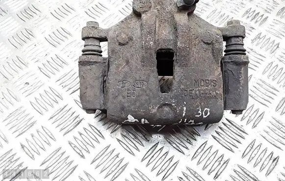Hyundai i30 Front brake caliper