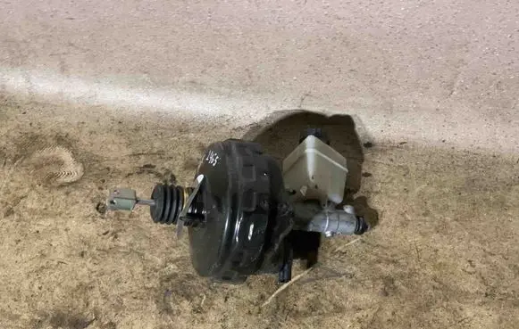 Mercedes-Benz SLK R172 Brake booster A1724301130