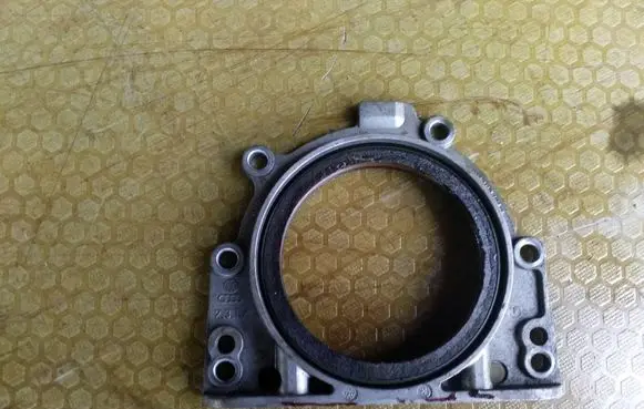 Volkswagen PASSAT B6 other engine part 06B103171D