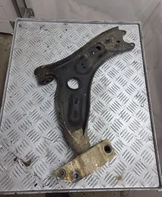 Volkswagen Caddy Front lower control arm/wishbone