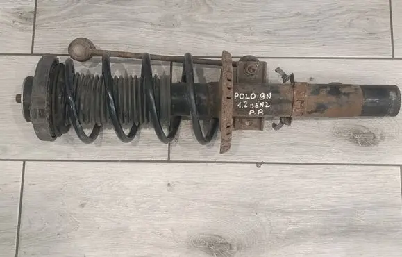 Volkswagen Polo Front shock absorber with coil spring 