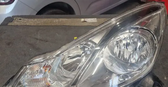 Citroen C3 Headlight/headlamp 9677038280