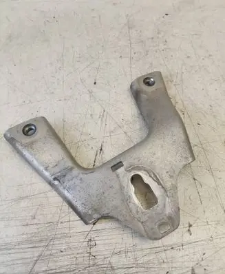 Mercedes-Benz C AMG W205 Radiator mount bracket A2056204000 06169A02