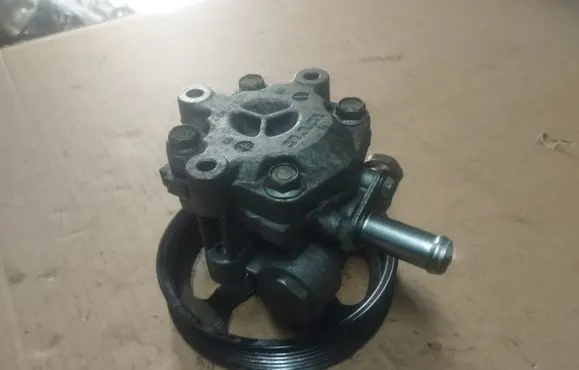 Peugeot 4007 Power steering pump