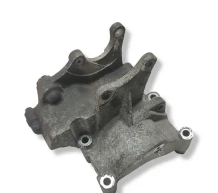Hyundai Santa Fe Engine mounting bracket JHI1