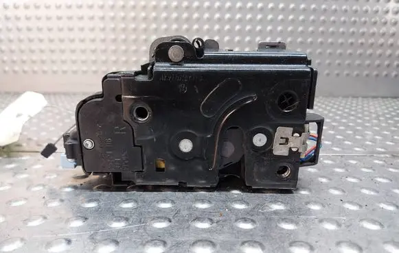 Volkswagen Golf VI Rear door lock S27705053 7L0839016H