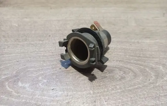 Volvo XC90 Cigarette lighter rear 