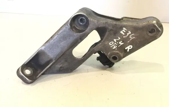 BMW 5 E34 Engine mounting bracket 1135765