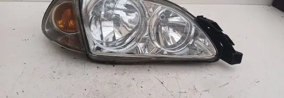 Toyota Avensis T220 Headlight/headlamp 2121103R