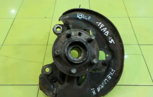 Land Rover Freelander 2 - LR2 Front wheel hub spindle knuckle PRZOD