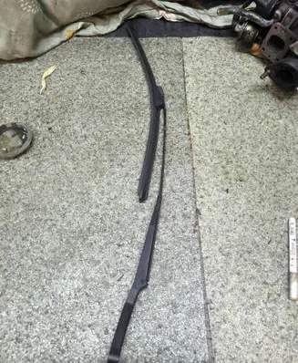Audi A8 S8 D2 4D Windshield/front glass wiper blade 