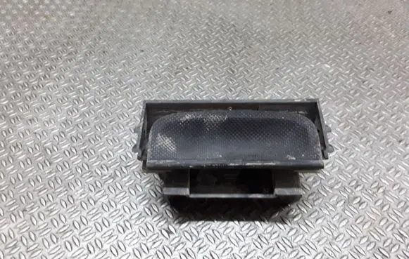 Tailgate opening switch