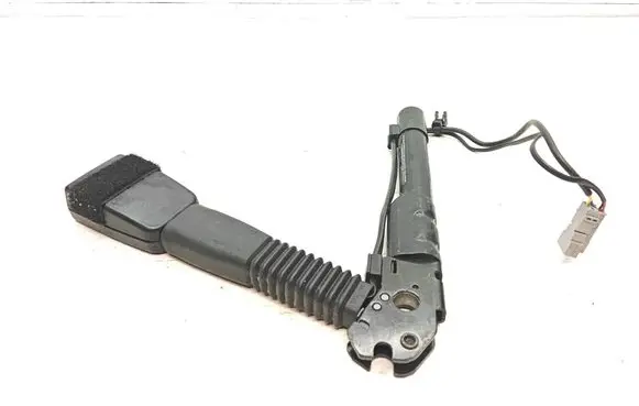 BMW 1 E82 E88 Front seatbelt buckle 7213563 000104009584 34050054B