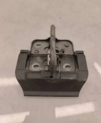 Volkswagen Tiguan Engine bonnet/hood lock/latch loop/hook 5NA823186C