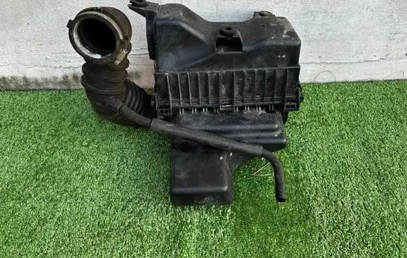 Mitsubishi Colt Air filter box MN130286